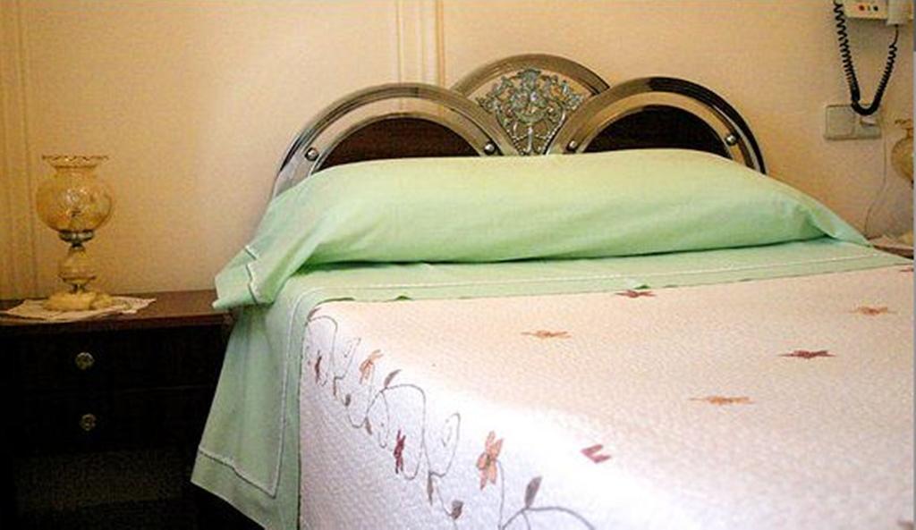 Hostal Delfina Madri Quarto foto