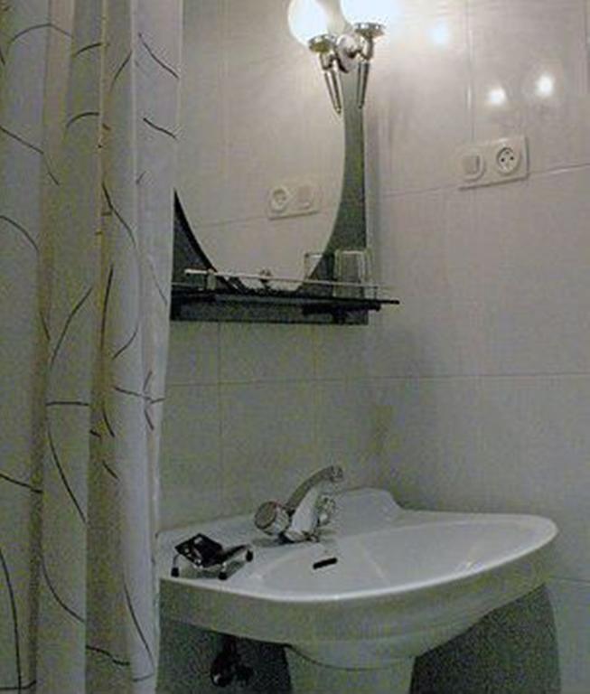 Hostal Delfina Madri Quarto foto
