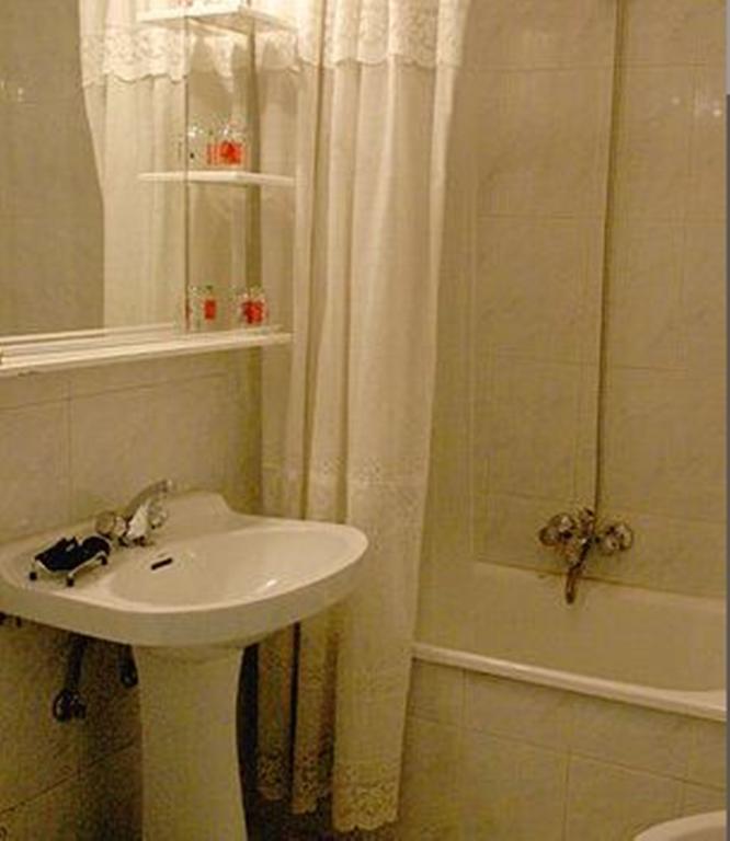 Hostal Delfina Madri Quarto foto